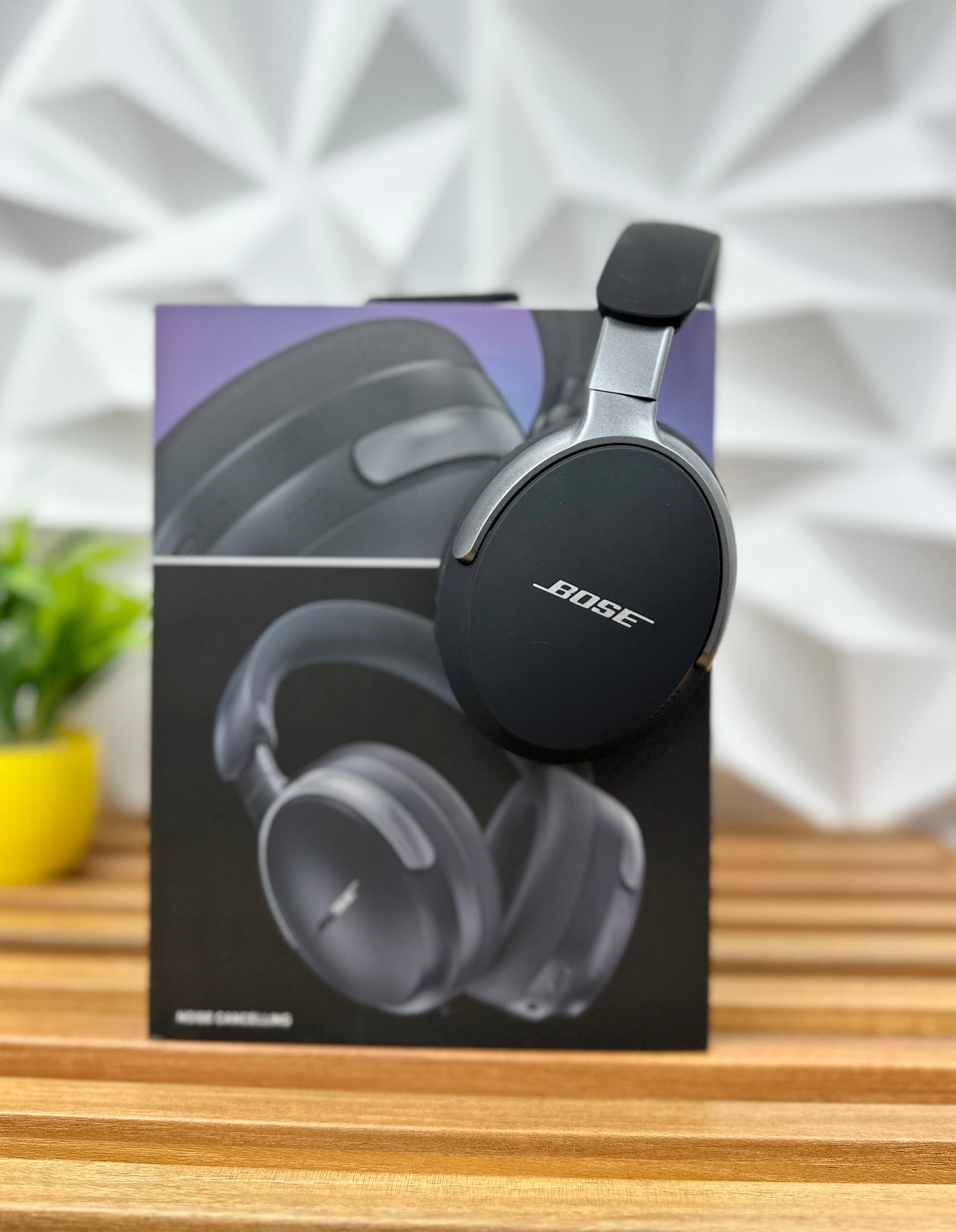 Bose New QuietComfort Ultra Wireless Noise Cancelling Headphones with Spatial Audio, Over-The-Ear Headphones with Mic, Up to 24 Hours of Battery Life, Black